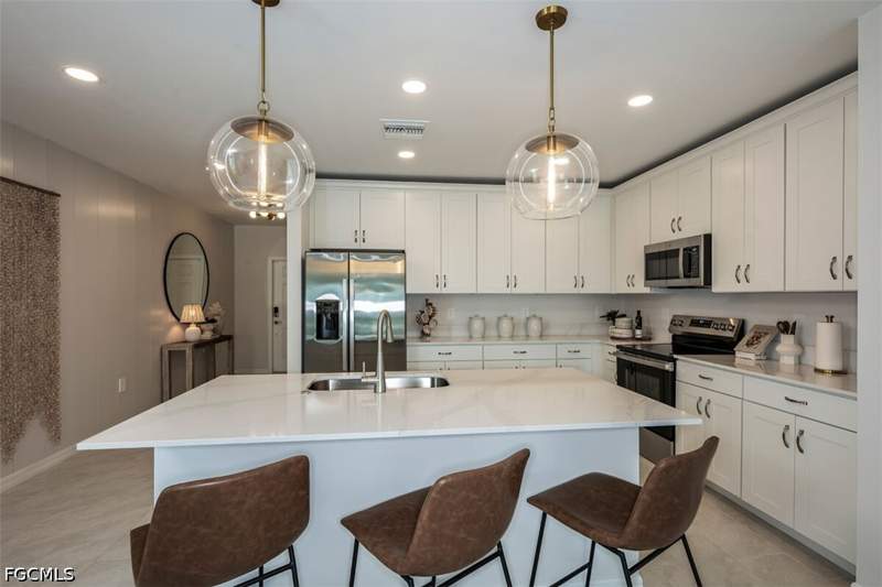 3 bedroom SingleFamilyResidence at 322 Lakeside Hideaway Ln, Whispering Lakes, Lehigh Acres — photo 5