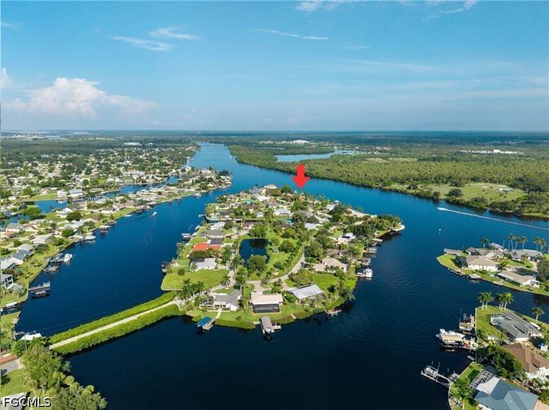 4 bedroom SingleFamilyResidence at 13314 Island Rd, River Forest, Fort Myers — photo 3