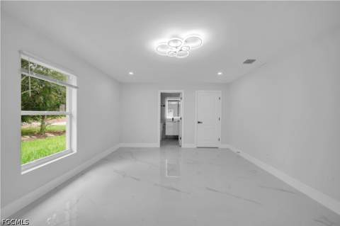 728 Glacier Ave, Lehigh Acres FL - photo 6 of 19