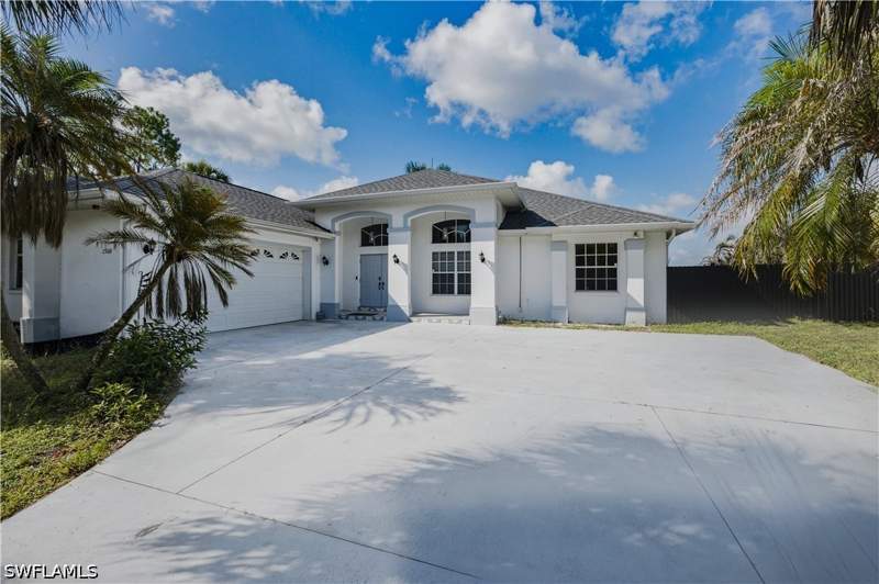 3 bedroom SingleFamilyResidence at 1508 E 9th St, Meadowbrook Estate, Lehigh Acres — photo 2