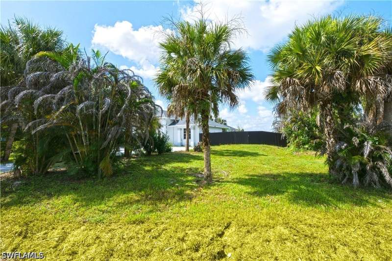 3 bedroom SingleFamilyResidence at 1508 E 9th St, Meadowbrook Estate, Lehigh Acres — photo 3