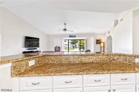 226 SW 44th Ter, Cape Coral FL - photo 12 of 36