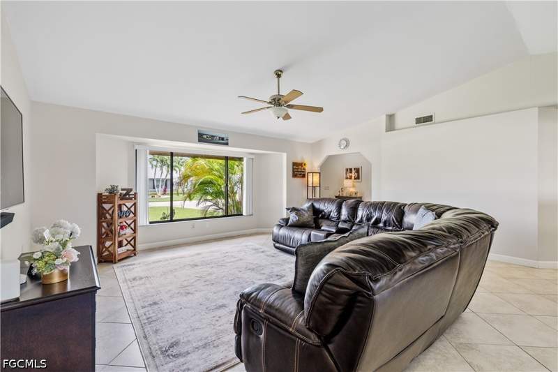 3 bedroom SingleFamilyResidence at 226 SW 44th Ter, Cape Coral, Cape Coral — photo 5