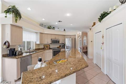 8861 Creek Run Dr, Bonita Springs FL - photo 17 of 50