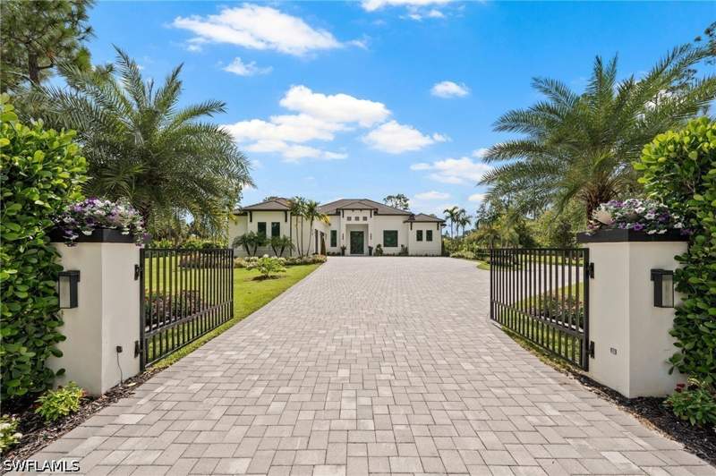4 bedroom SingleFamilyResidence at 428 22nd St SE, Golden Gate Estates, Naples — photo 3