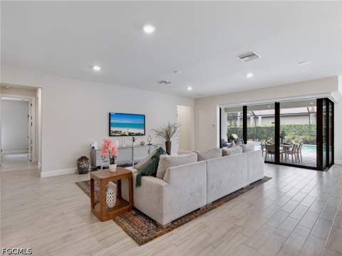 12905 Hadley Ct, Fort Myers FL - photo 10 of 50