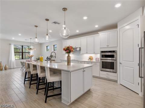 12905 Hadley Ct, Fort Myers FL - photo 15 of 50