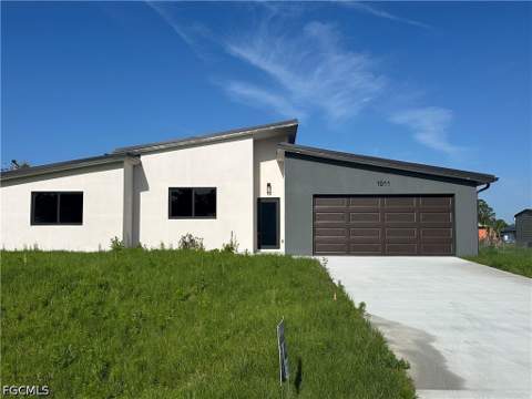 1011 State Ave, Lehigh Acres FL - photo 6 of 34