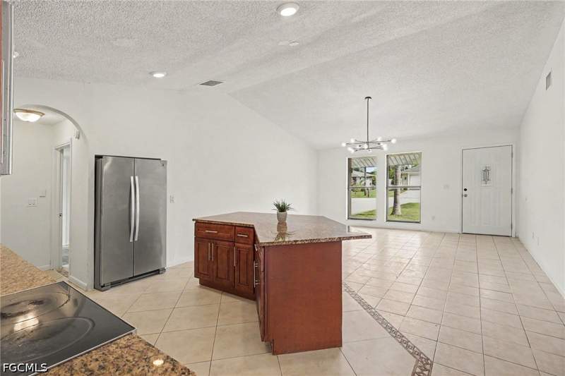 3 bedroom SingleFamilyResidence at 1416 SE 19th St, Cape Coral, Cape Coral — photo 5