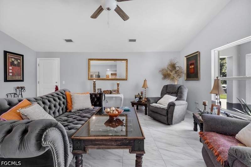 3 bedroom SingleFamilyResidence at 6040 Keystone Cir, Port Labelle, Labelle — photo 3