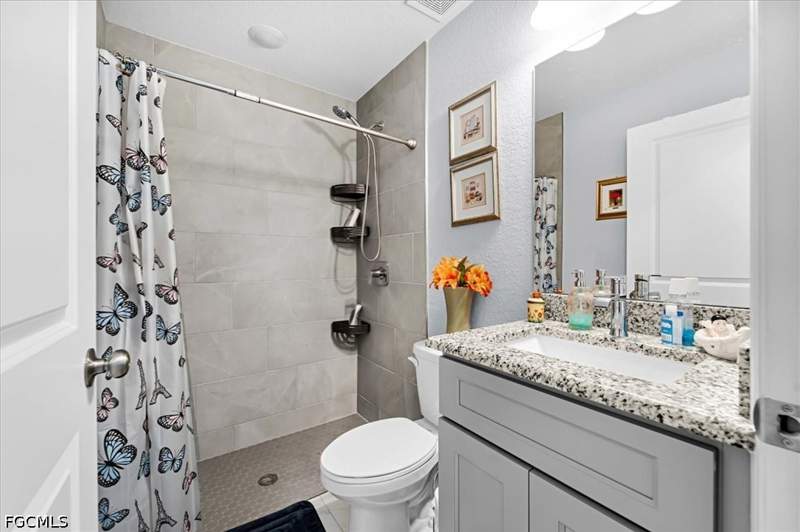3 bedroom SingleFamilyResidence at 6040 Keystone Cir, Port Labelle, Labelle — photo 5