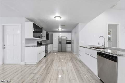 4431 SE 19th Ave, Cape Coral FL - photo 10 of 32