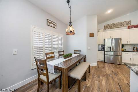 219 Glen Eagle Cir, Naples FL - photo 10 of 32