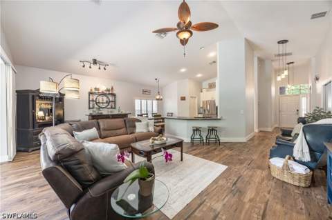 219 Glen Eagle Cir, Naples FL - photo 8 of 32