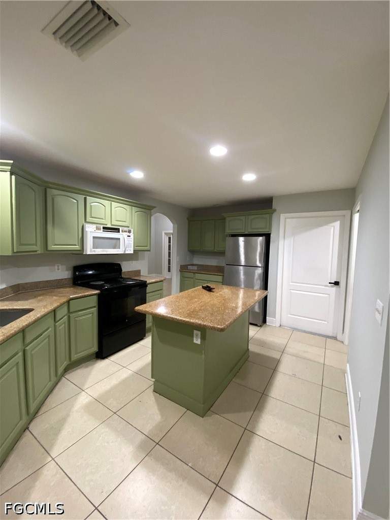 3 bedroom SingleFamilyResidence at 5100 Hanna Ave N, Lehigh Acres, Lehigh Acres — photo 2
