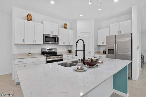 17742 Paradiso Way, North Fort Myers FL - photo 9 of 23