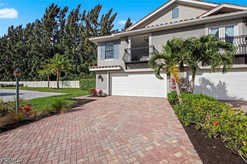 1 bedroom Townhouse at 13124 Golden Palms Cir, Golden Palms Luxury Motorcoach Resort, Fort Myers — photo 2