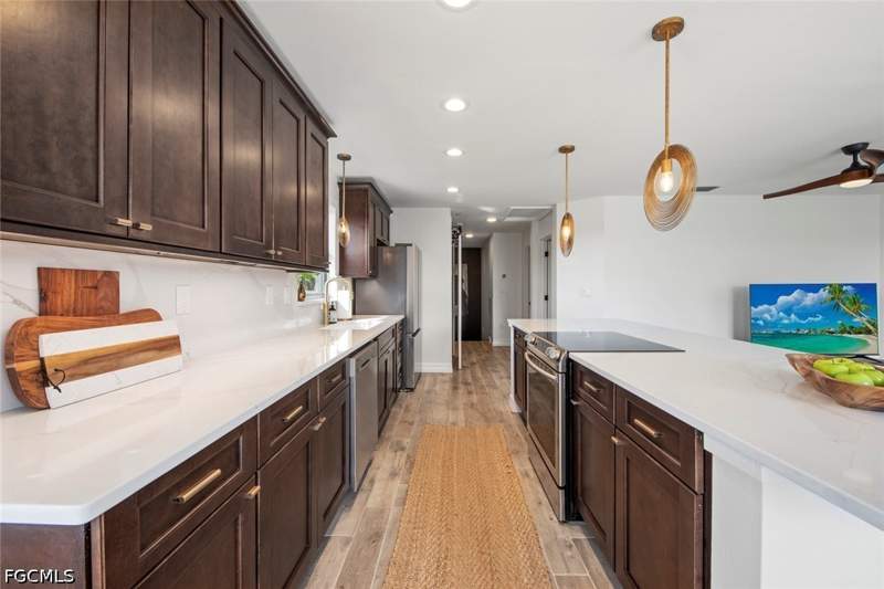 1 bedroom Townhouse at 13124 Golden Palms Cir, Golden Palms Luxury Motorcoach Resort, Fort Myers — photo 5