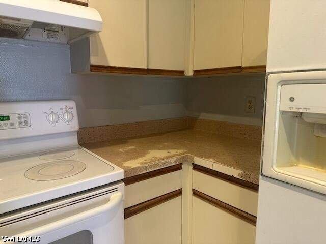 2 bedroom Condominium at 100 Santa Clara Dr 3, Granada Lakes, Naples — photo 4