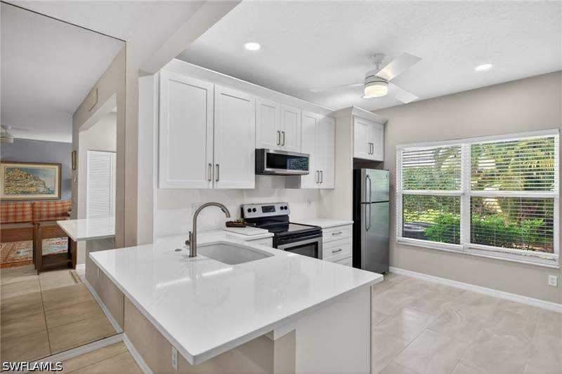 2 bedroom Attached at 290 Emerald Bay Cir L7, Villages At Emerald Bay, Naples — photo 5