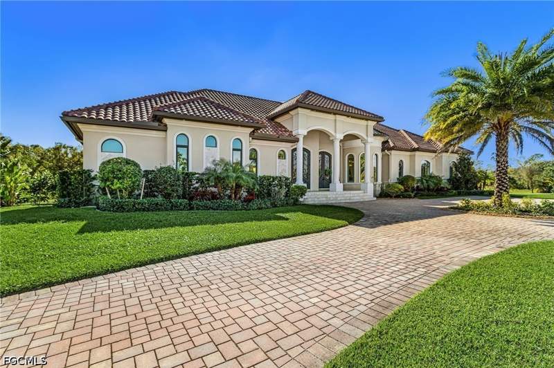 4 bedroom SingleFamilyResidence at 8250 Penzance Blvd, Fort Myers, Fort Myers — photo 2