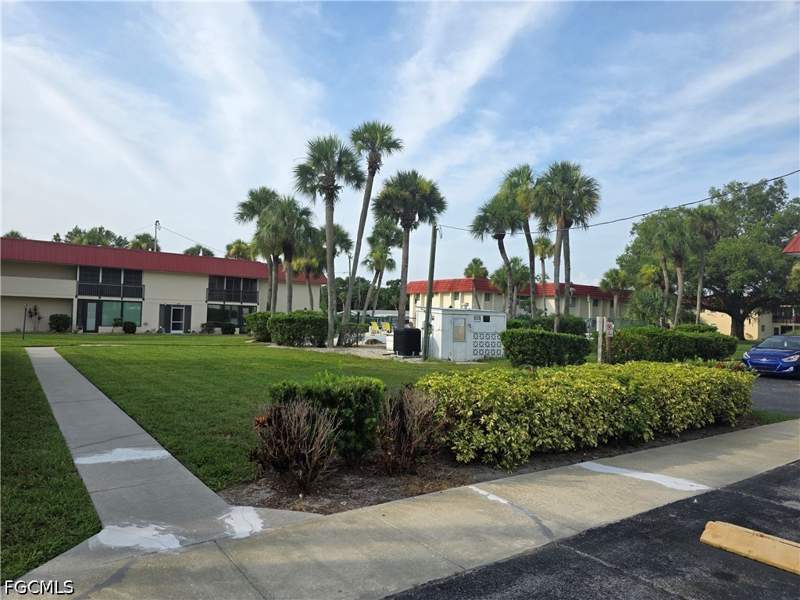 2 bedroom Condominium at 198 Joel Blvd 7, South Broadmoor, Lehigh Acres — photo 2