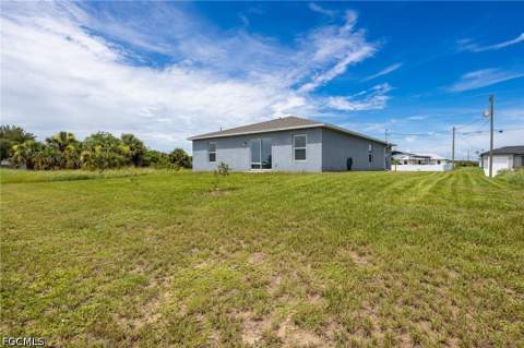 8043 Mangrove Cir, Labelle FL - photo 24 of 45