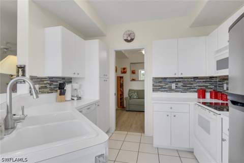 4011 Palm Tree Blvd 302, Cape Coral FL - photo 8 of 33