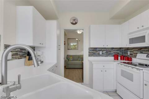 4011 Palm Tree Blvd 302, Cape Coral FL - photo 9 of 33