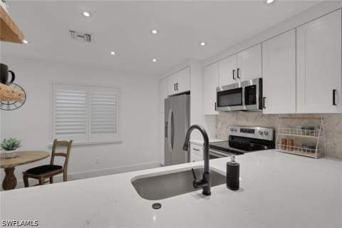 5250 Fox Hollow Dr 508, Naples FL - photo 11 of 45