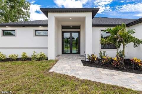 608 NW 3rd Ln, Cape Coral FL - photo 6 of 32