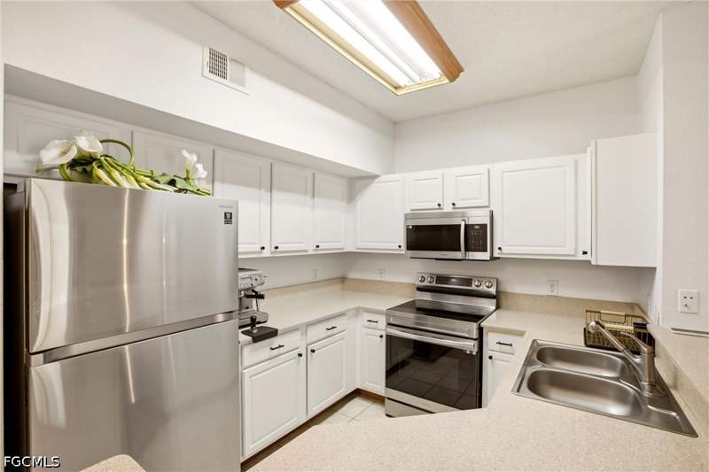 2 bedroom Condominium at 15590 Ocean Walk Cir 313, Gardens At Beachwalk, Fort Myers — photo 3