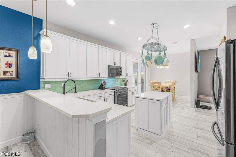 3 bedroom SingleFamilyResidence at 9159 Gladiolus Preserve Cir, Gladiolus Preserve, Fort Myers — photo 5