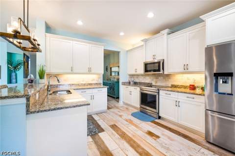 11717 Meadowrun Cir, Fort Myers FL - photo 6 of 45