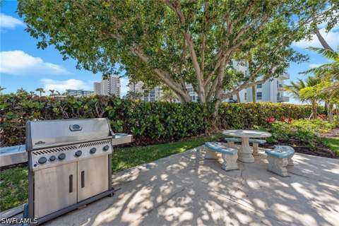 220 Seaview Ct 413, Marco Island FL - photo 18 of 36