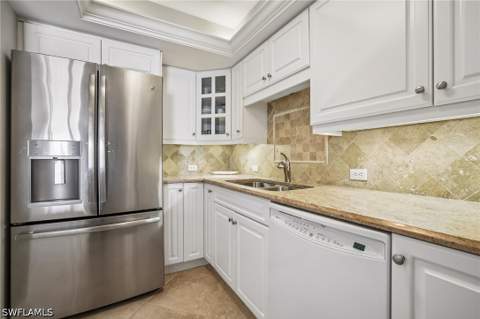 3443 Gulf Shore Blvd N 710, Naples FL - photo 6 of 25