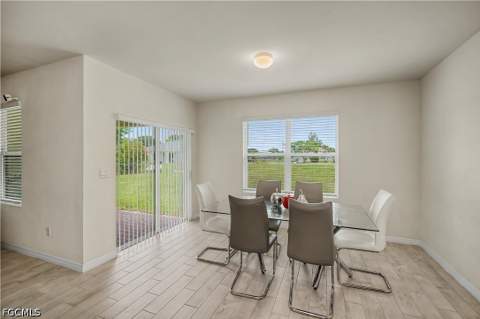 152 SE 27th Ter, Cape Coral FL - photo 13 of 38