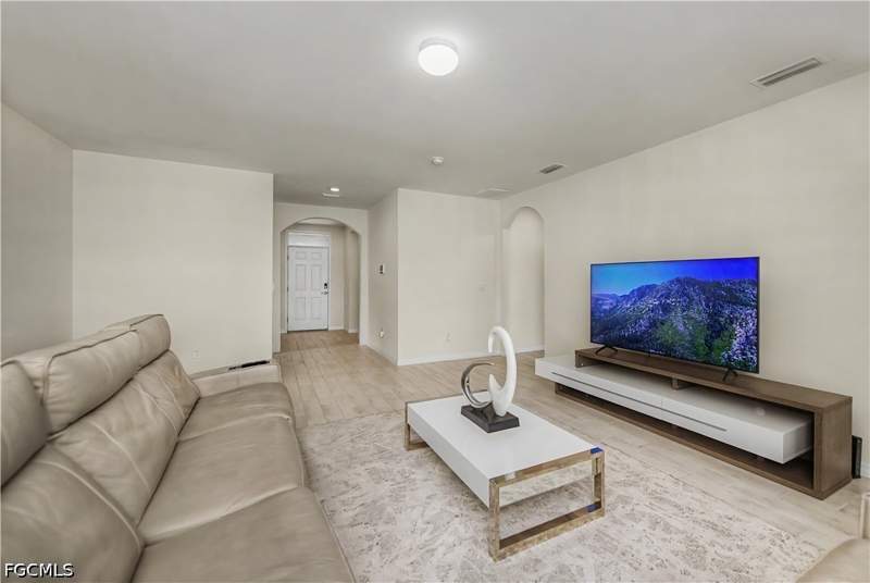 4 bedroom SingleFamilyResidence at 152 SE 27th Ter, Cape Coral, Cape Coral — photo 5