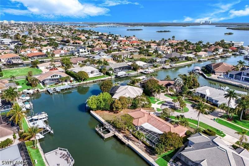 3 bedroom SingleFamilyResidence at 358 Grapewood Ct, Marco Island, Marco Island — photo 4