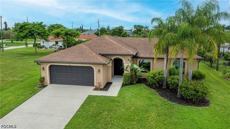3 bedroom SingleFamilyResidence at 20 NE 20th Ave, Cape Coral, Cape Coral — photo 4