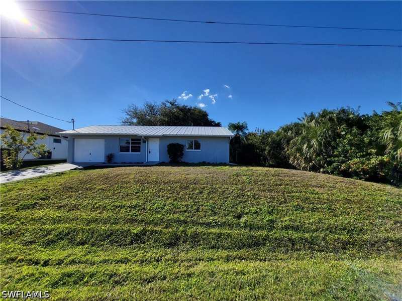 2 bedroom SingleFamilyResidence at 6143 Hester Ave, Fort Myers, Fort Myers — photo 1