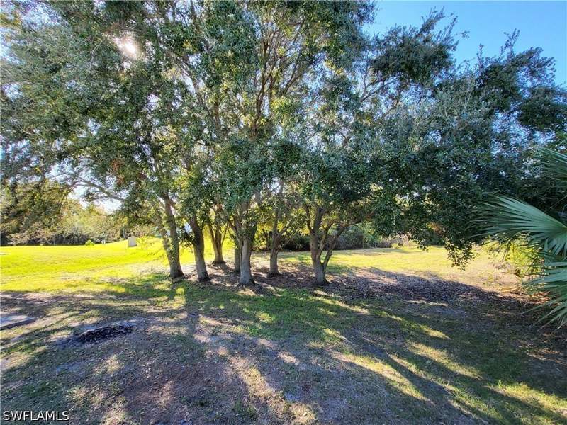 2 bedroom SingleFamilyResidence at 6143 Hester Ave, Fort Myers, Fort Myers — photo 3