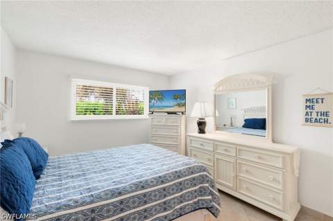 766 Central Ave 119, Naples FL - photo 11 of 17