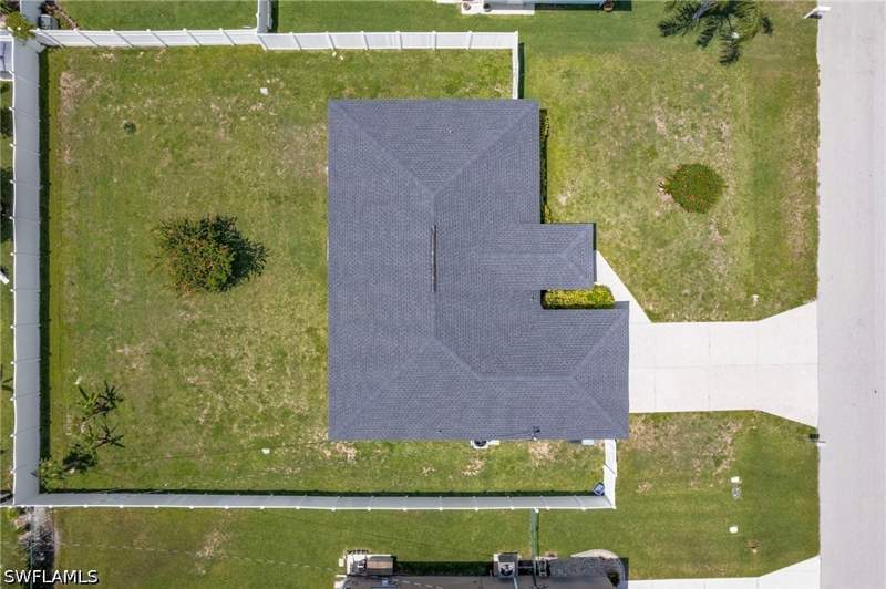 3 bedroom SingleFamilyResidence at 610 SE 21st Ln, Cape Coral, Cape Coral — photo 4