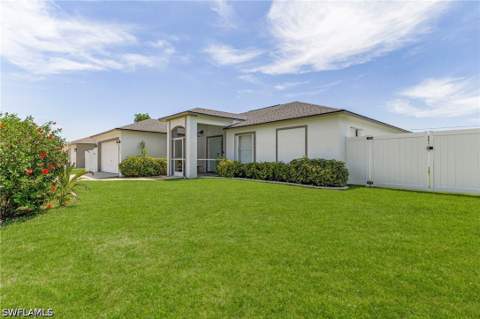 610 SE 21st Ln, Cape Coral FL - photo 7 of 38