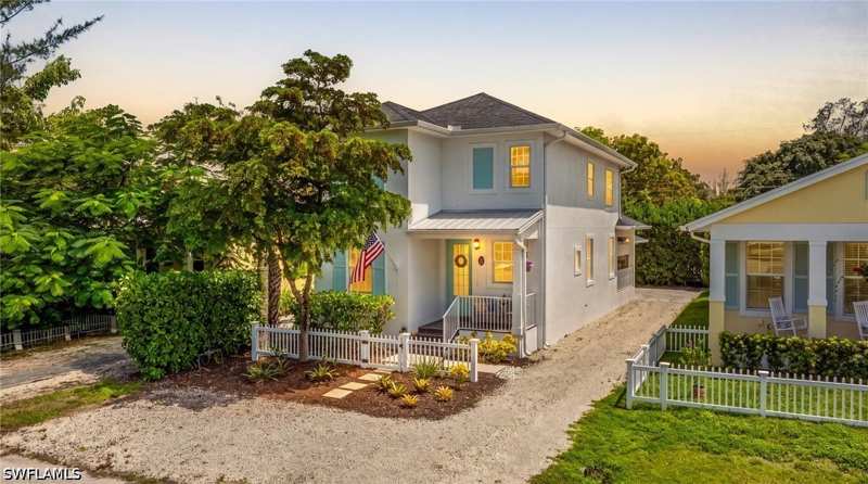 5 bedroom SingleFamilyResidence at 2974 Van Buren Ave, Kelly Plaza, Naples — photo 1