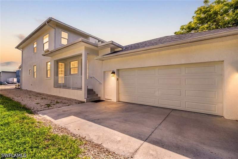 5 bedroom SingleFamilyResidence at 2974 Van Buren Ave, Kelly Plaza, Naples — photo 2