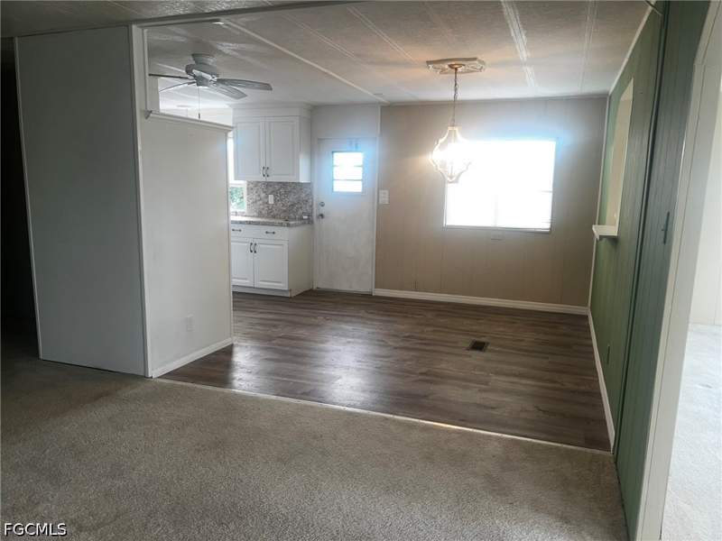 2 bedroom ManufacturedHome at 3357 Rainbow Ln, Tamiami Village, North Fort Myers — photo 2