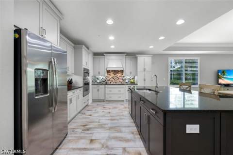 7801 Hawthorne Dr 2701, Naples FL - photo 7 of 37