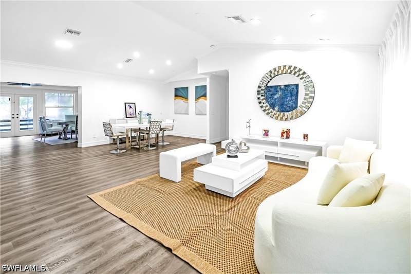 5 bedroom SingleFamilyResidence at 1030 39th St SW, Golden Gate Estates, Naples — photo 3
